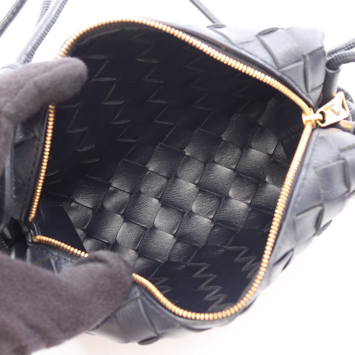 ループ イントレチャート ショルダーバッグ レザー ネイビー ボッテガヴェネタ バッグ BOTTEGA VENETA