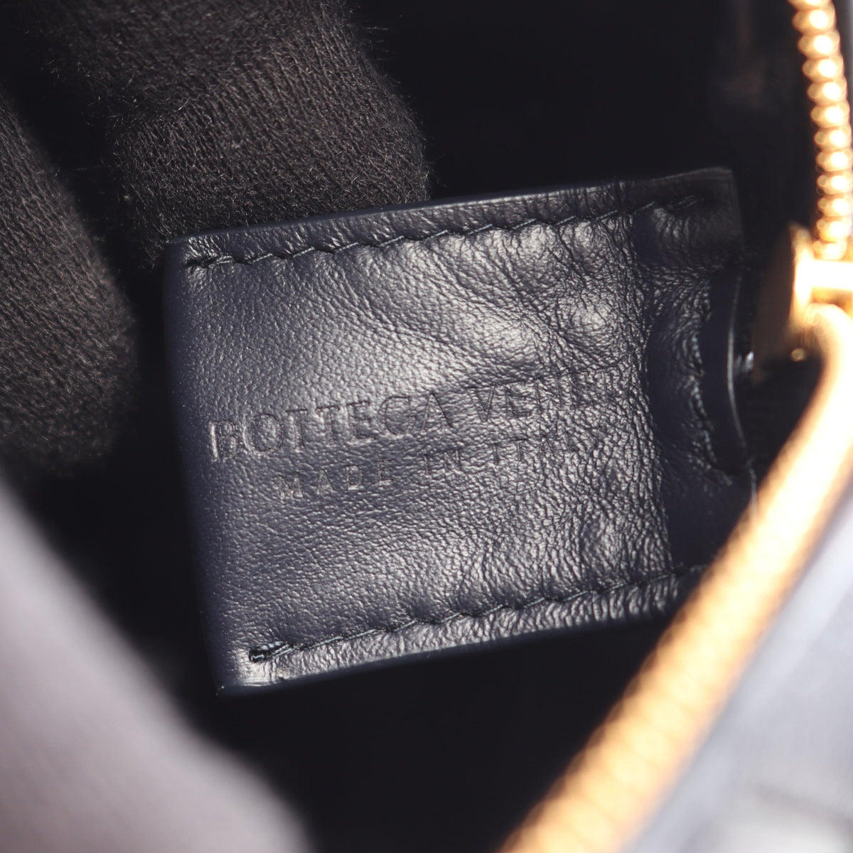 ループ イントレチャート ショルダーバッグ レザー ネイビー ボッテガヴェネタ バッグ BOTTEGA VENETA