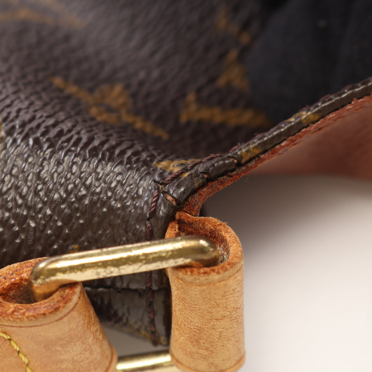 ミュゼットタンゴ ロングストラップ モノグラム ショルダーバッグ PVC レザー ブラウン ルイヴィトン バッグ LOUIS VUITTON