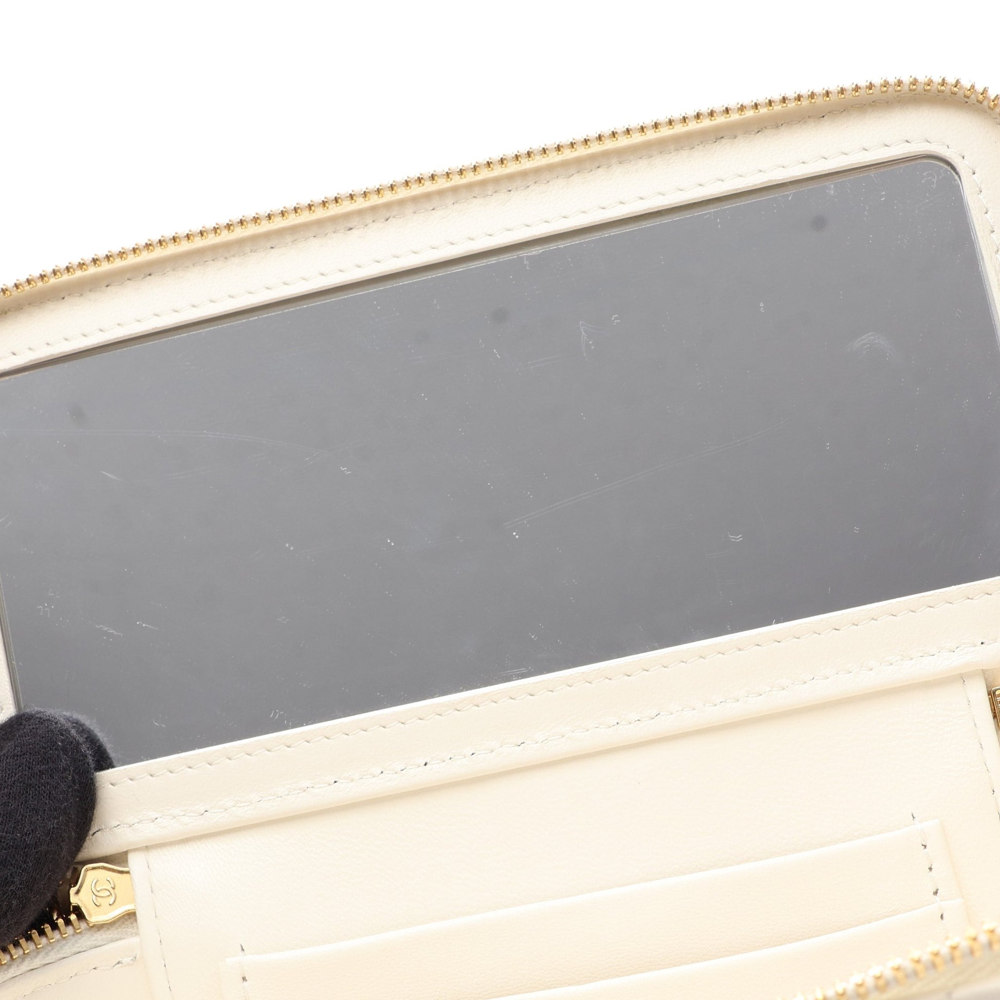 マトラッセ バニティバッグ 2WAY チェーンショルダーバッグ レザー ホワイト ゴールド金具 シャネル バッグ CHANEL
