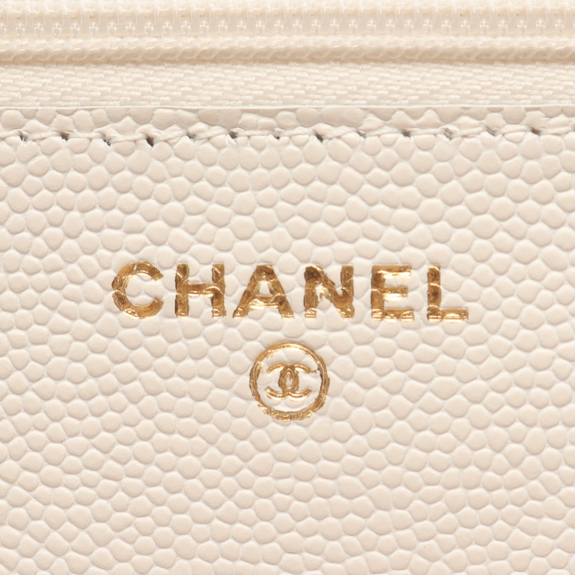 マトラッセ トランプ チェーンショルダーバッグ キャビアスキン ホワイト ゴールド金具 シャネル バッグ CHANEL