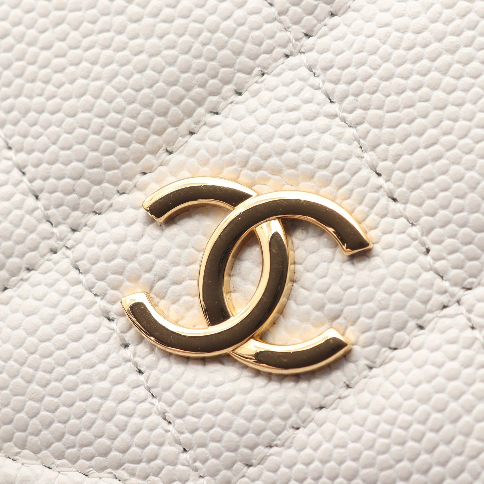マトラッセ トランプ チェーンショルダーバッグ キャビアスキン ホワイト ゴールド金具 シャネル バッグ CHANEL