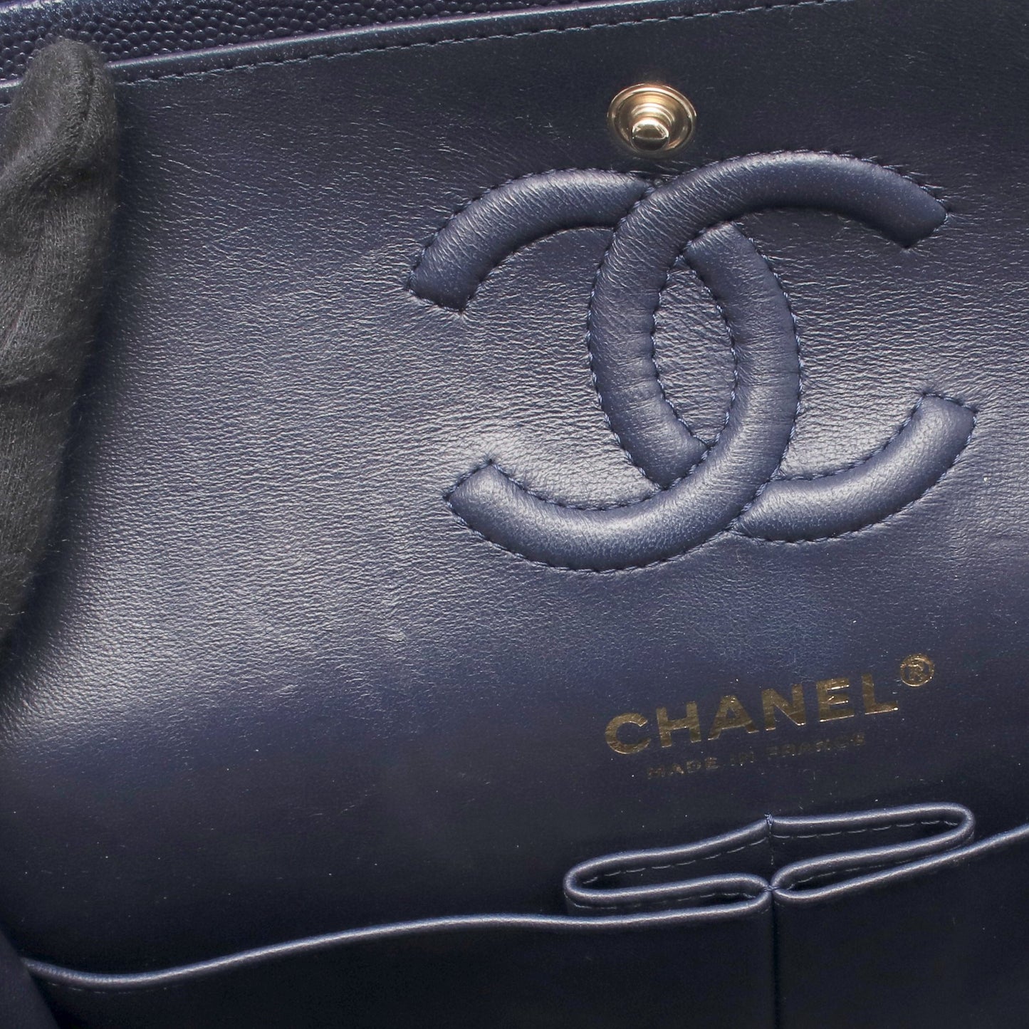 マトラッセ Wフラップ Wチェーンショルダーバッグ キャビアスキン ネイビー ゴールド金具 シャネル バッグ CHANEL