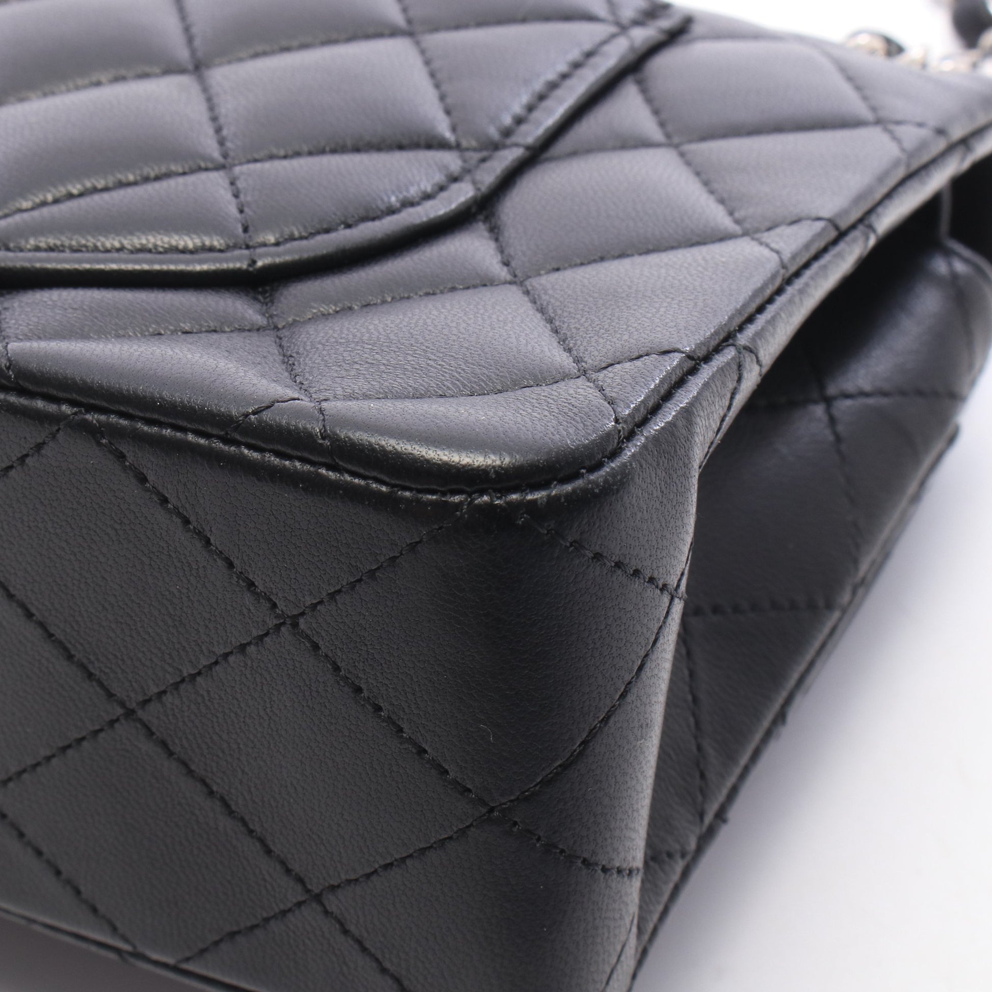 マトラッセ Wフラップ Wチェーンショルダーバッグ ラムスキン ブラック シルバー金具 シャネル バッグ CHANEL