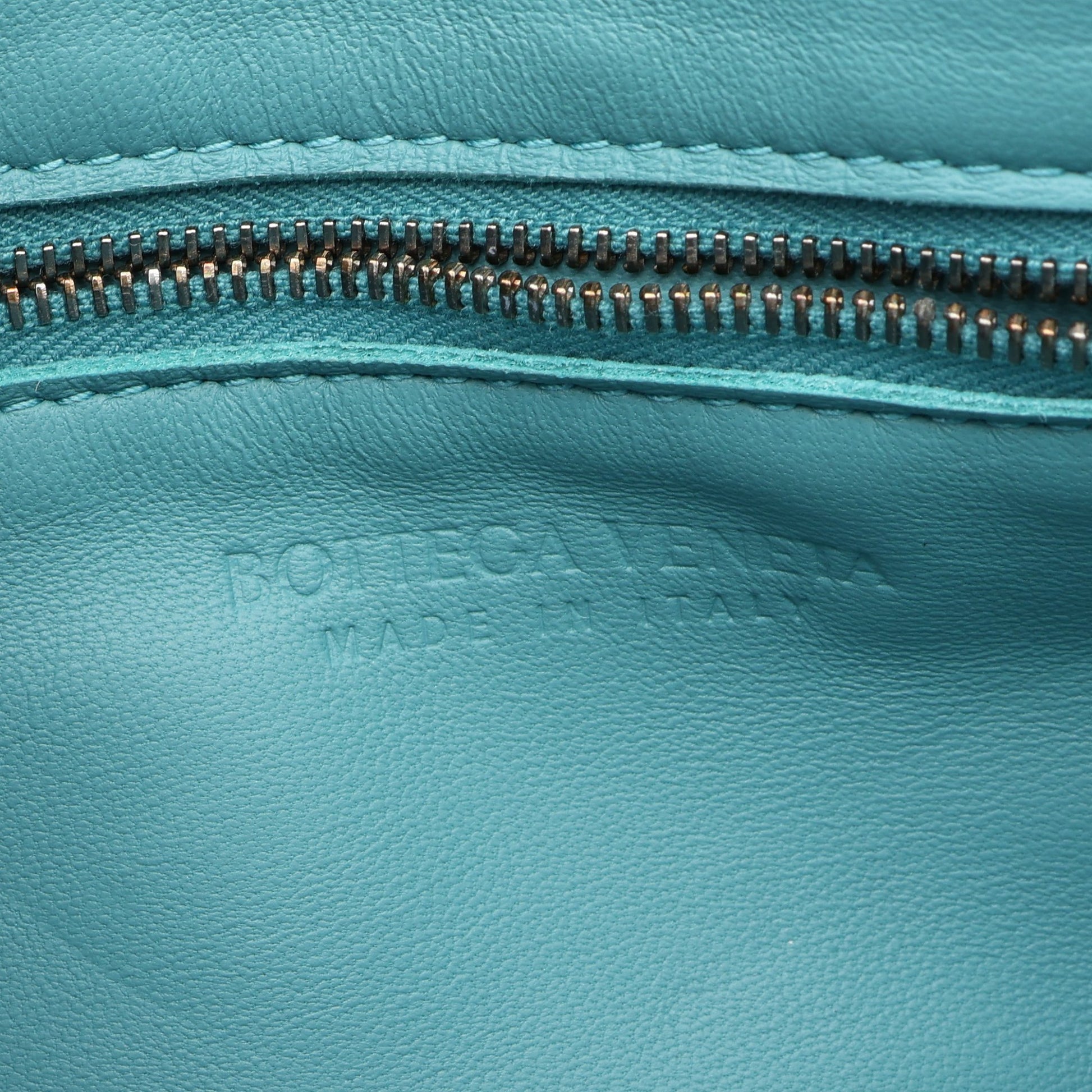 カセット マキシイントレチャート ショルダーバッグ レザー ライトブルー ボッテガヴェネタ バッグ BOTTEGA VENETA