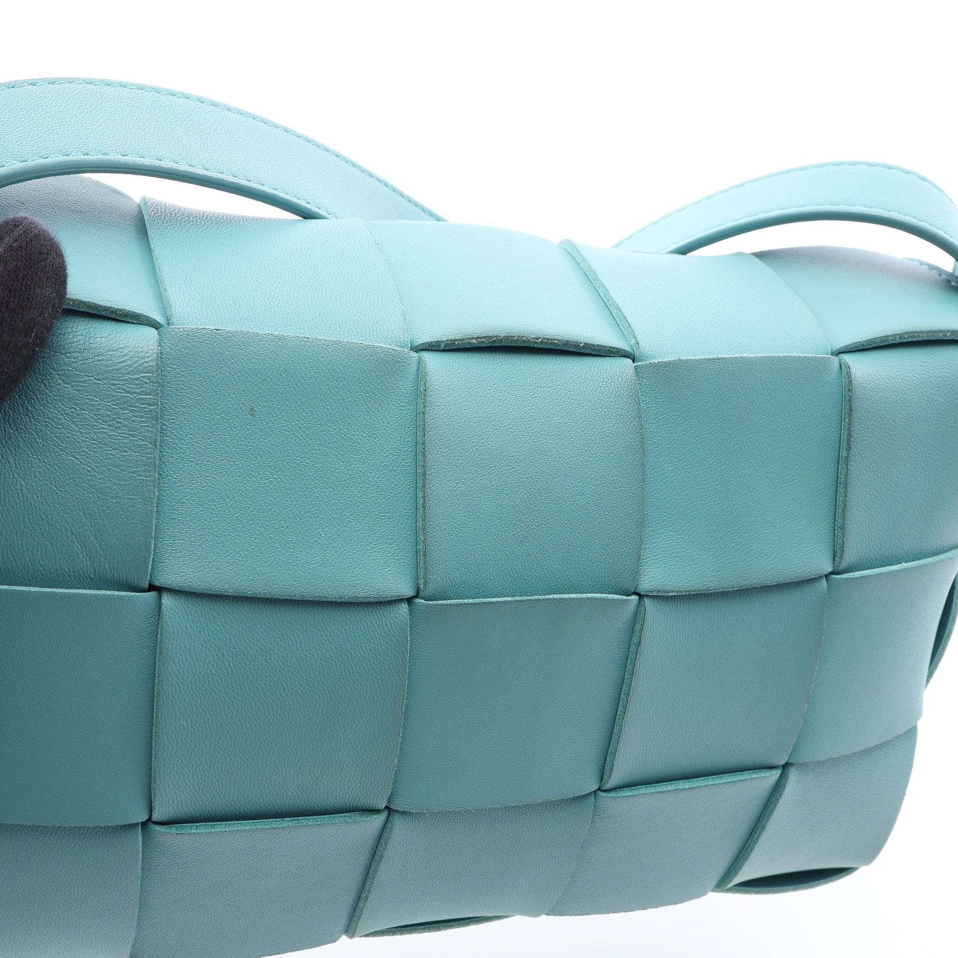 カセット マキシイントレチャート ショルダーバッグ レザー ライトブルー ボッテガヴェネタ バッグ BOTTEGA VENETA