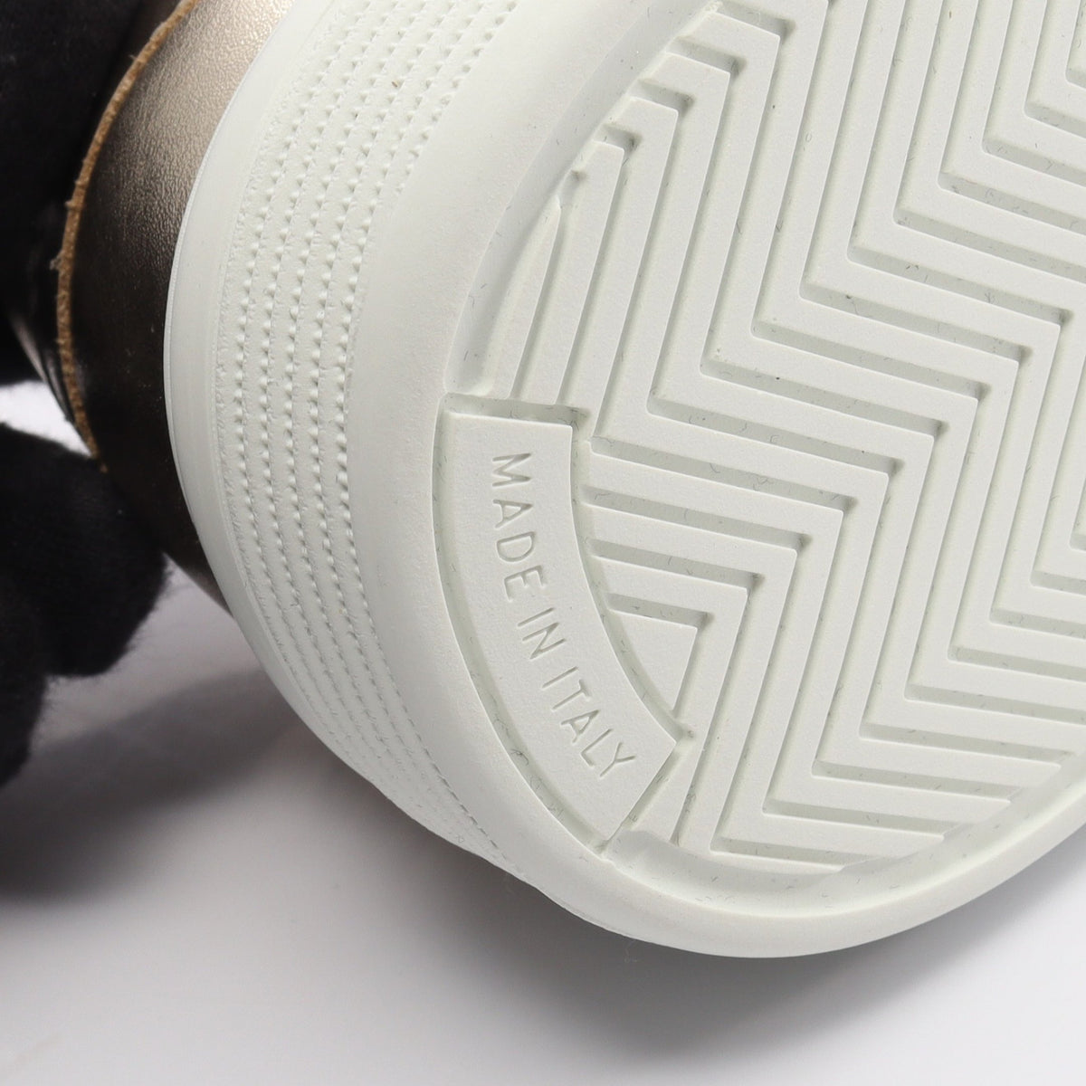 ココマーク スニーカー レザー ゴールド シャネル シューズ CHANEL