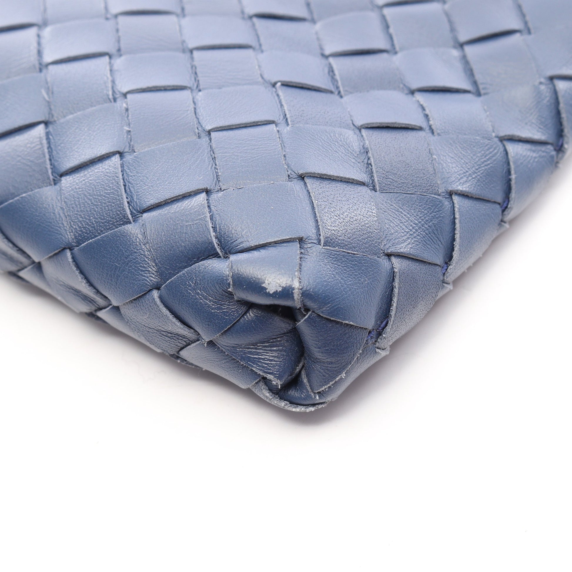 イントレチャート ショルダーバッグ レザー ブルー ボッテガヴェネタ バッグ BOTTEGA VENETA