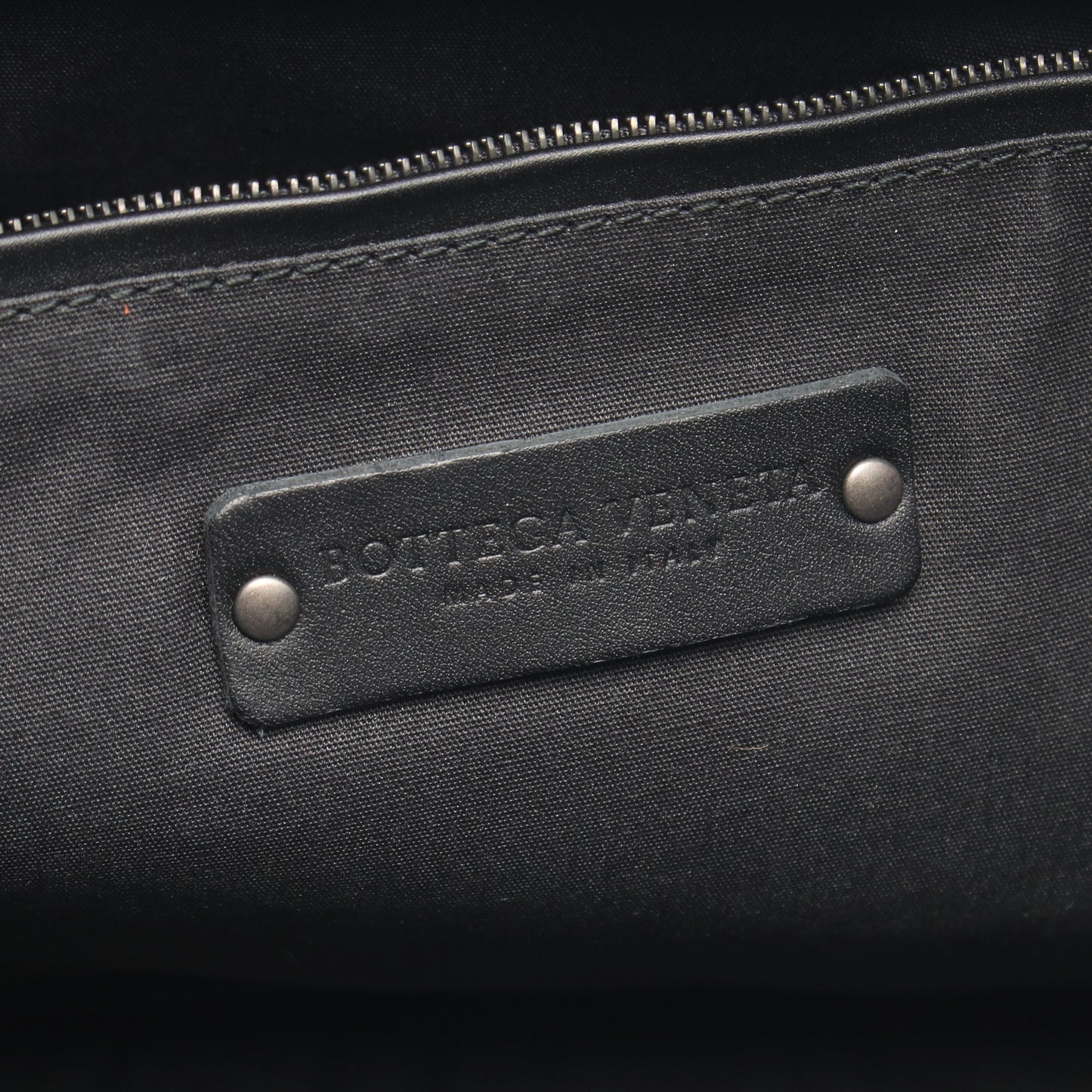 イントレチャート ショルダーバッグ レザー ブラック ボッテガヴェネタ バッグ BOTTEGA VENETA