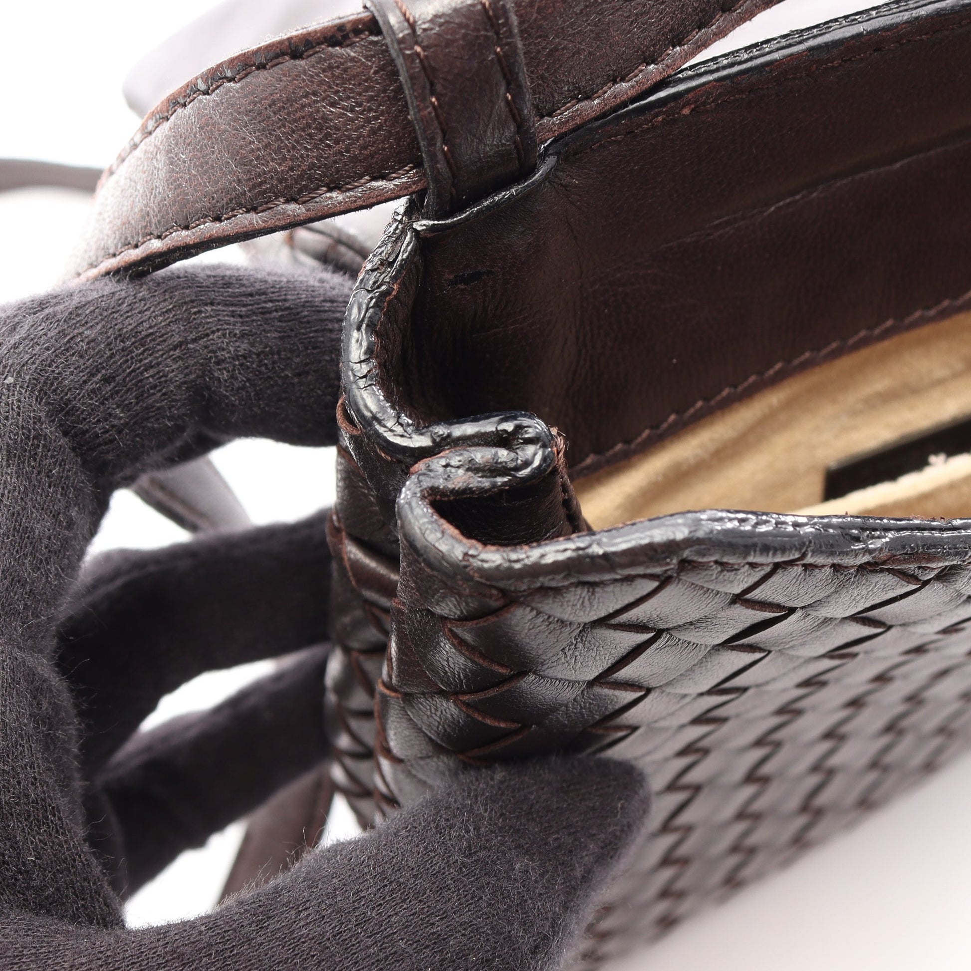 イントレチャート ミニ ショルダーバッグ レザー ダークブラウン ボッテガヴェネタ バッグ BOTTEGA VENETA