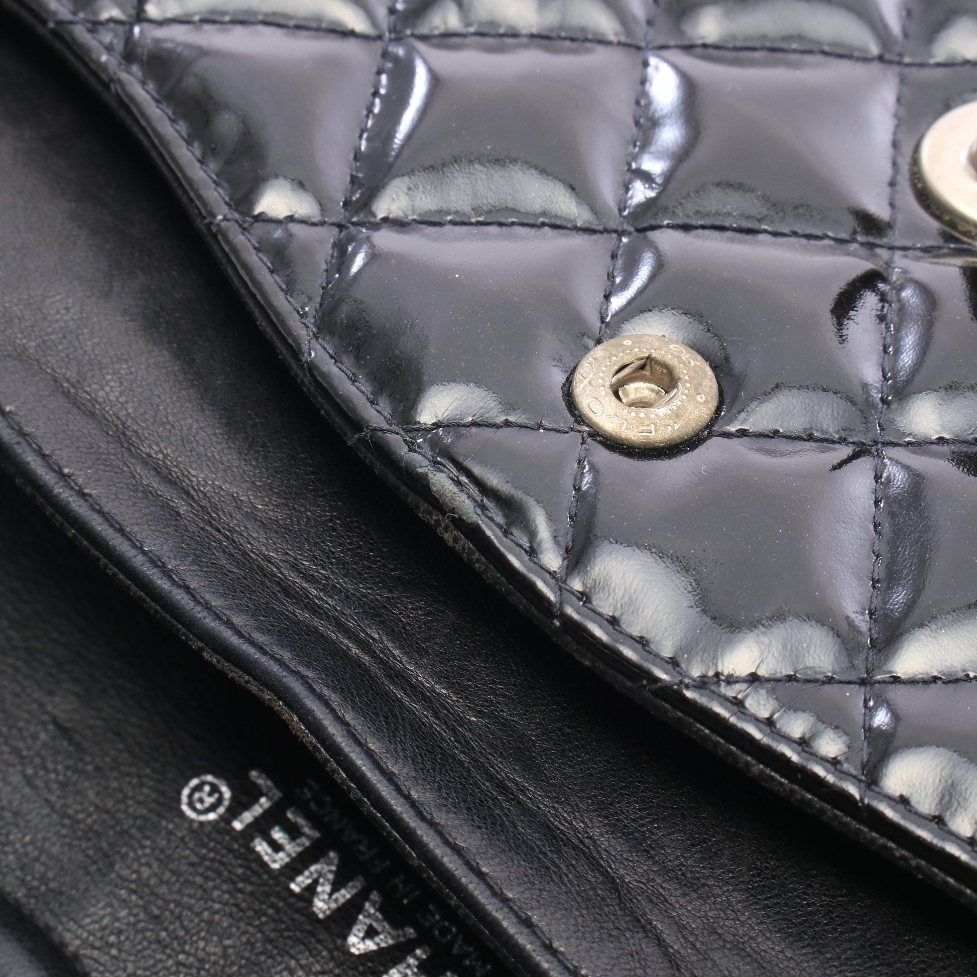 マトラッセ Wフラップ Wチェーンショルダーバッグ エナメルレザー ブラック シルバー金具 シャネル バッグ CHANEL