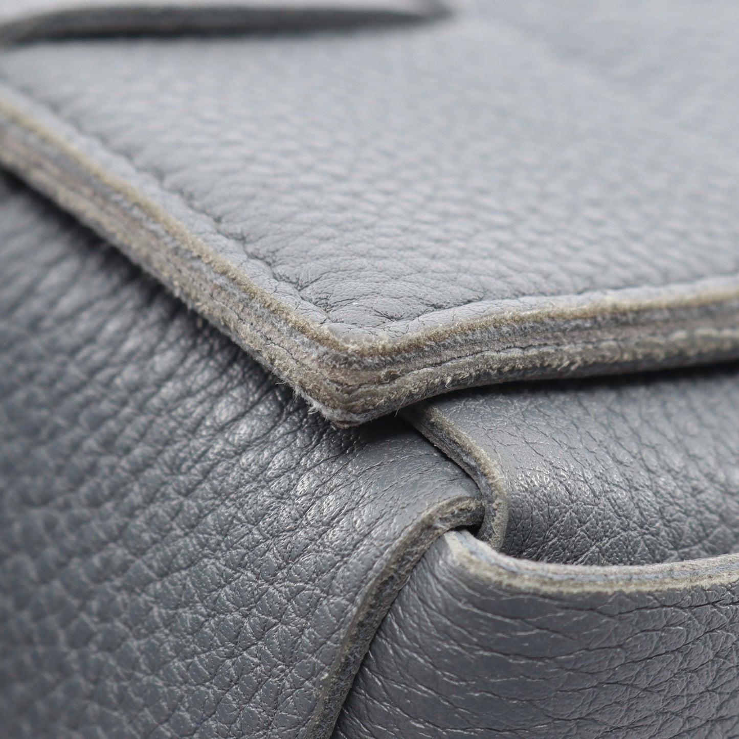 カセット イントレチャート ショルダーバッグ レザー グレー ボッテガヴェネタ バッグ BOTTEGA VENETA