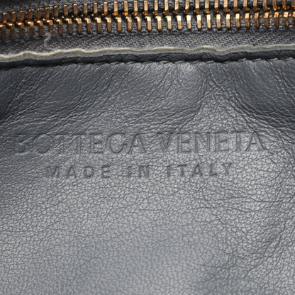 カセット イントレチャート ショルダーバッグ レザー グレー ボッテガヴェネタ バッグ BOTTEGA VENETA