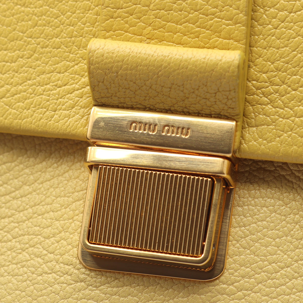 MADRAS マドラス ショルダーバッグ レザー イエロー ホワイト ミュウミュウ バッグ miu miu