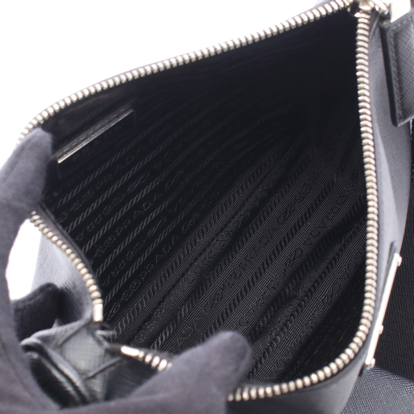 SAFFIANO TRAVEL ショルダーバッグ サフィアーノレザー ブラック プラダ