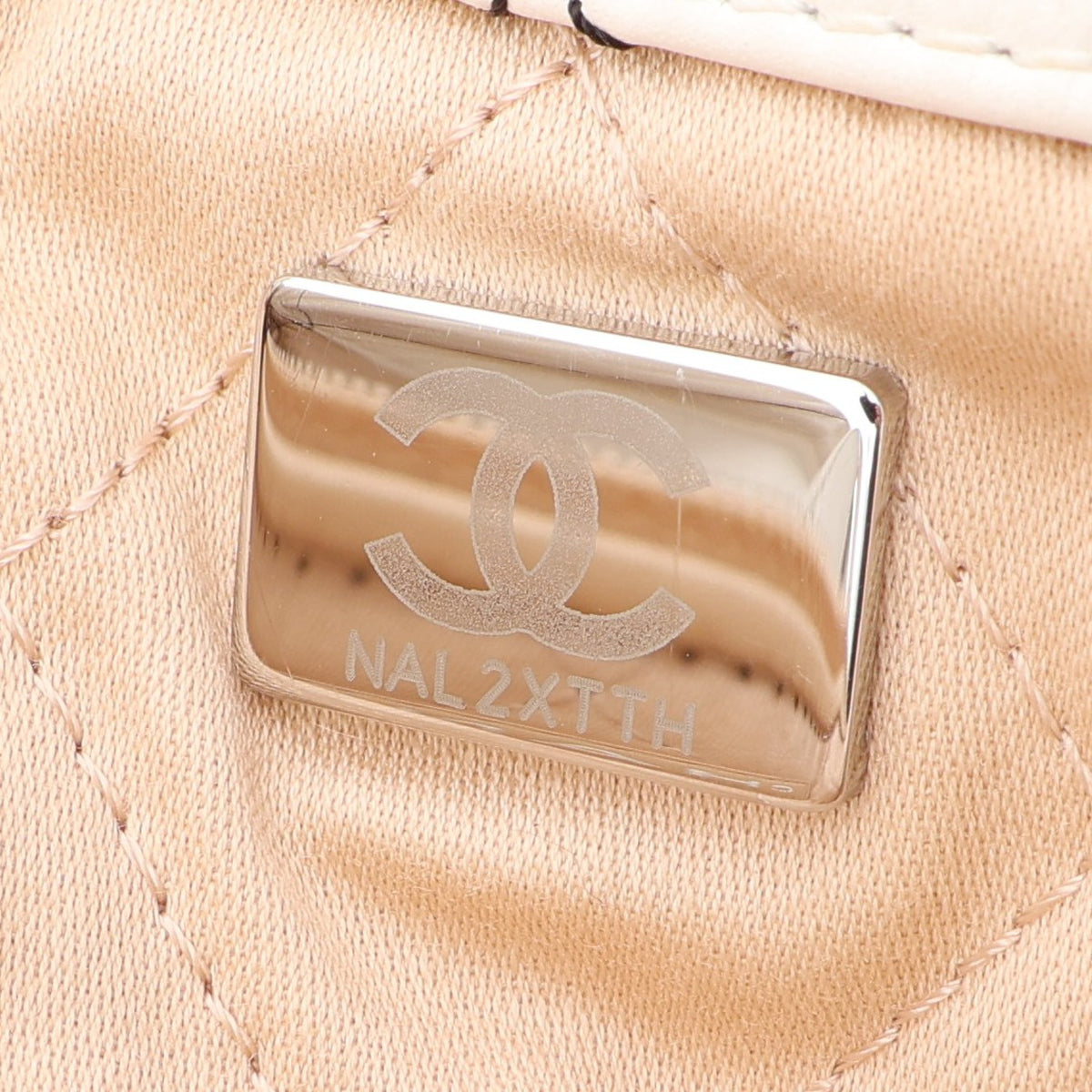 シャネル 22 ラージ バックパック リュックサック レザー ホワイト シルバー金具 シャネル バッグ CHANEL
