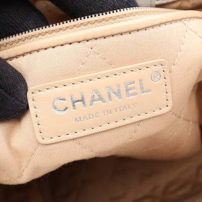 シャネル 22 ラージ バックパック リュックサック レザー ホワイト シルバー金具 シャネル バッグ CHANEL