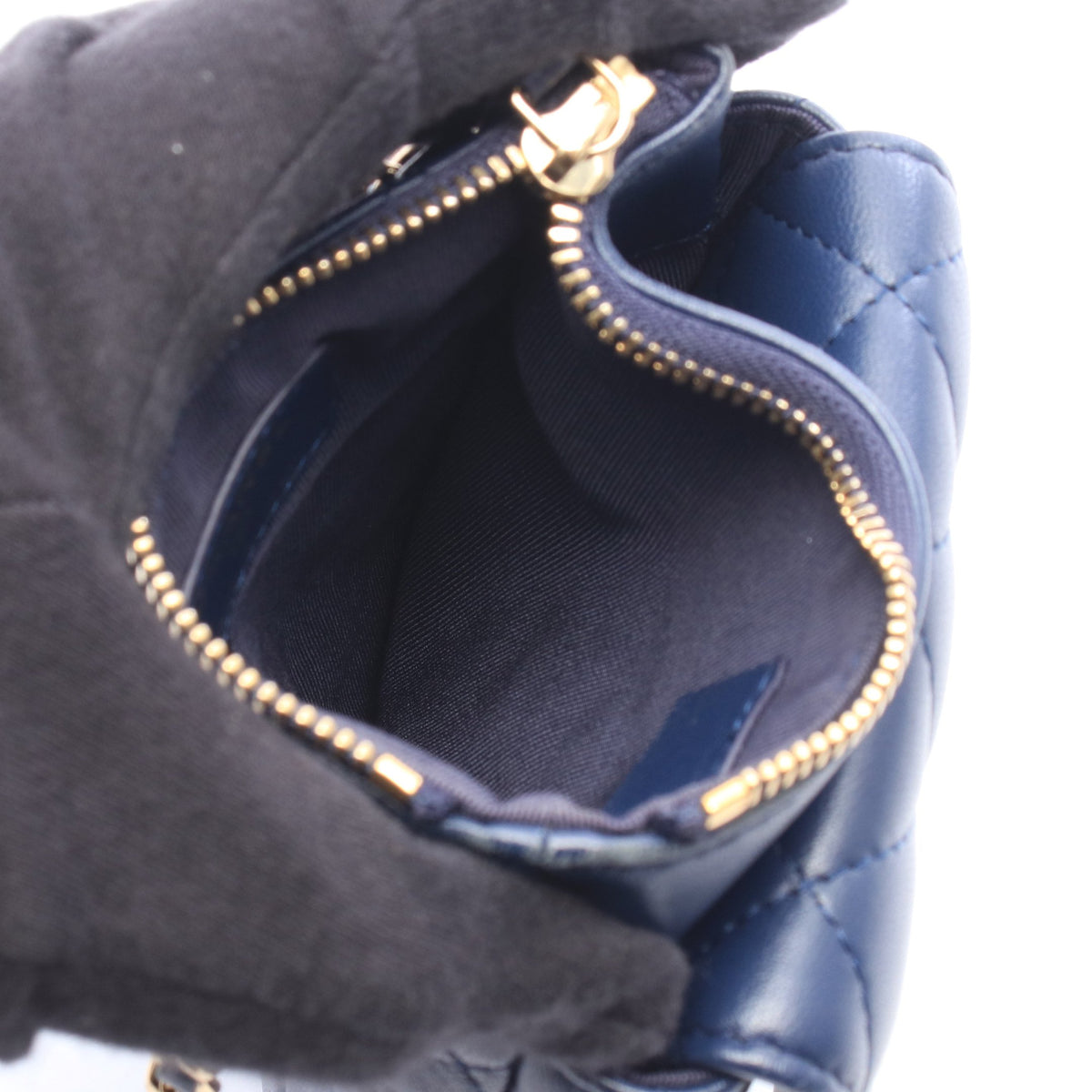 マトラッセ フォンケース チェーンショルダーバッグ ラムスキン ネイビー ゴールド金具 シャネル バッグ CHANEL