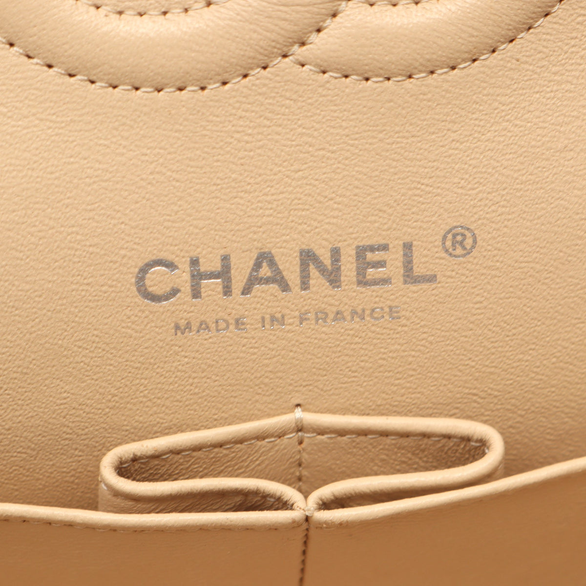 マトラッセ Wフラップ Wチェーンショルダーバッグ キャビアスキン ベージュ シルバー金具 シャネル バッグ CHANEL