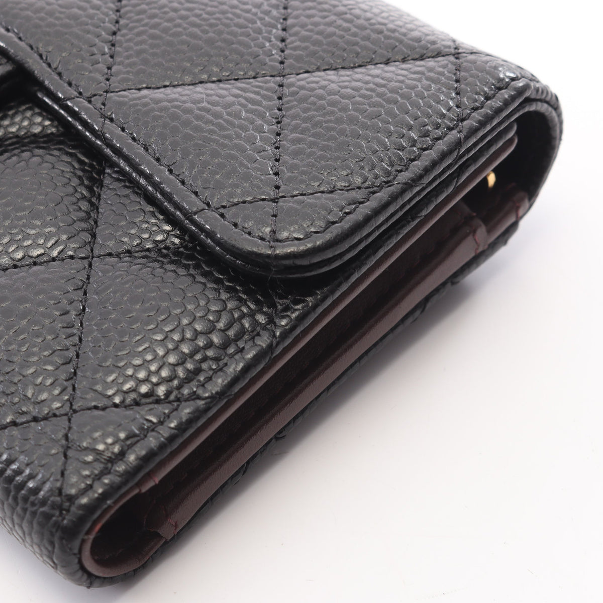 マトラッセ 三つ折り財布 キャビアスキン ブラック ゴールド金具 シャネル 財布・小物 CHANEL