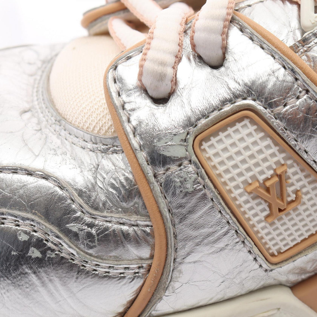 LVトレイナーライン スニーカー レザー ファブリック シルバー ベージュ ルイヴィトン シューズ LOUIS VUITTON