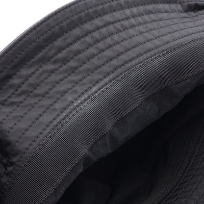 Re-Nylon 三角プレート バケット ハット ナイロン ブラック プラダ