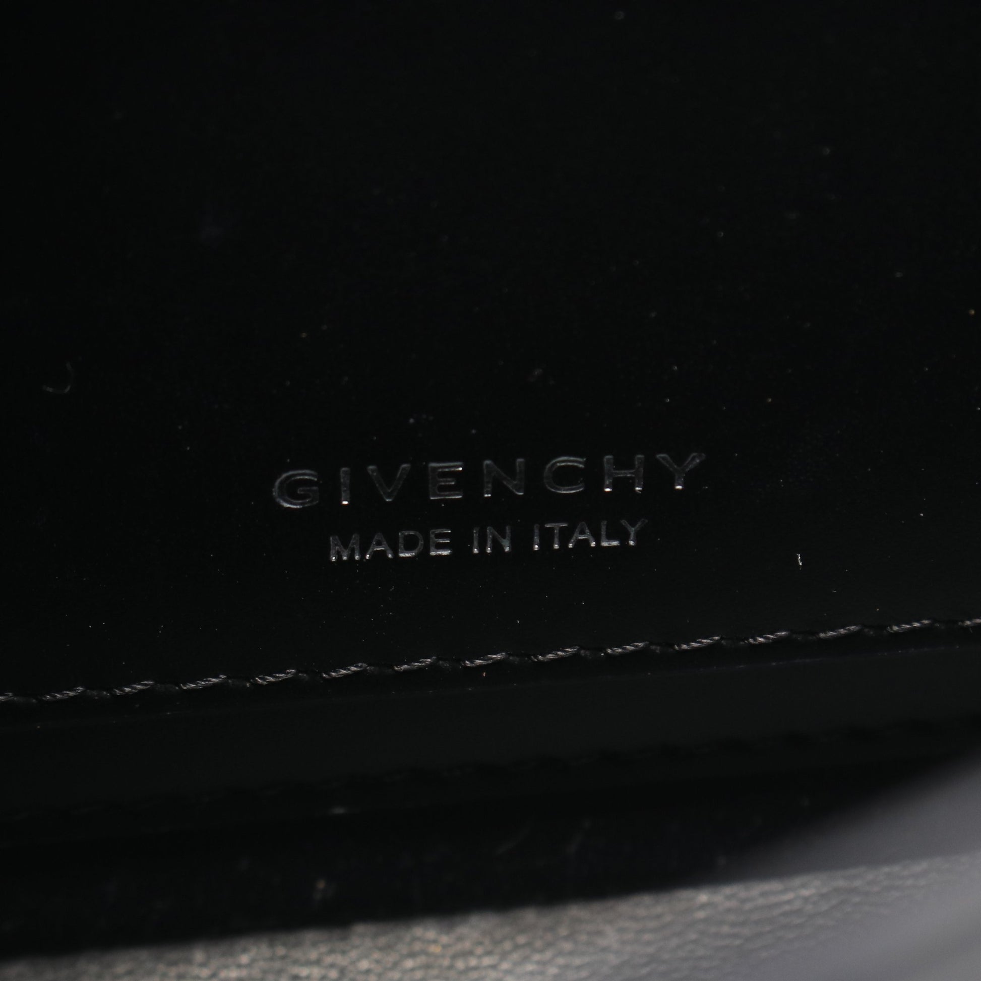 4G クロスボディバッグ ミディアム ショルダーバッグ レザー ブラック ジバンシィ バッグ GIVENCHY