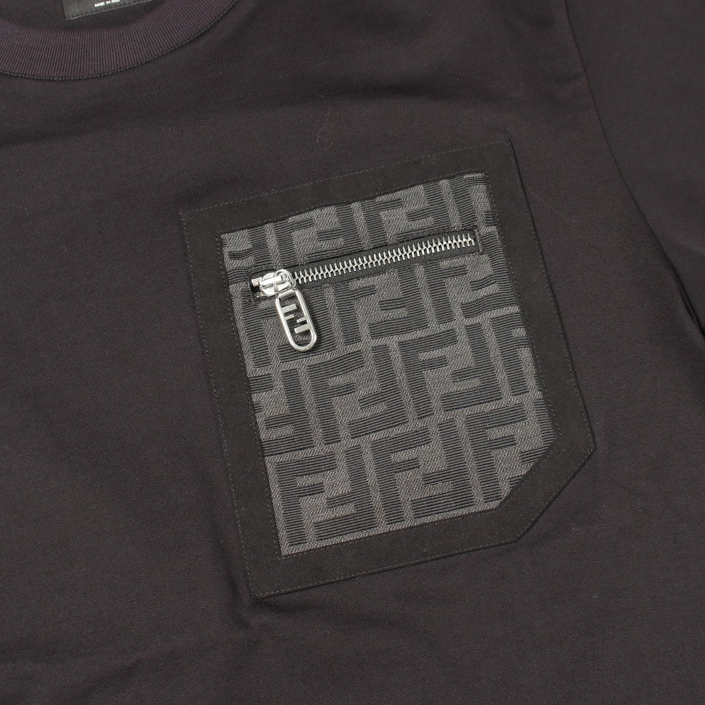 ズッカ ジップポケット付き 半袖Tシャツ コットン ブラック グレー フェンディ トップス FENDI