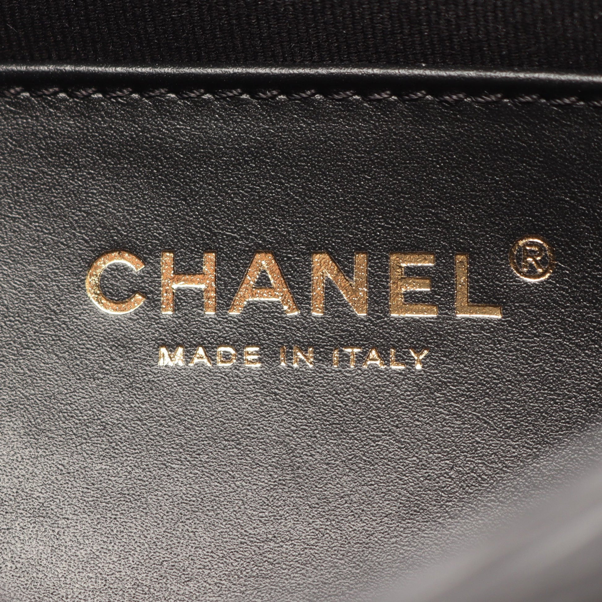 マトラッセ スモールフラップ チェーンショルダーバッグ ラムスキン ブラック ゴールド金具 シャネル バッグ CHANEL