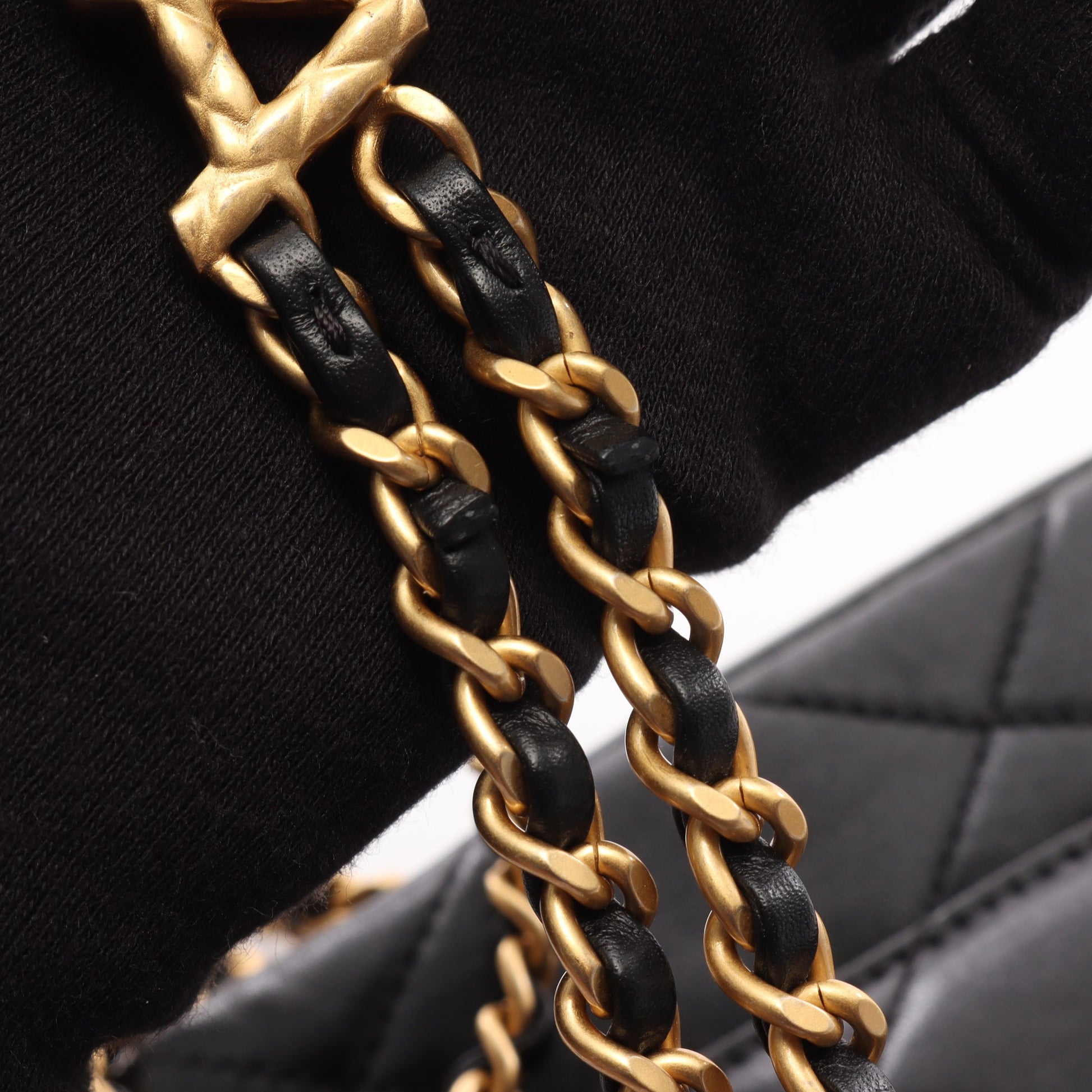 マトラッセ スモールフラップ チェーンショルダーバッグ ラムスキン ブラック ゴールド金具 シャネル バッグ CHANEL