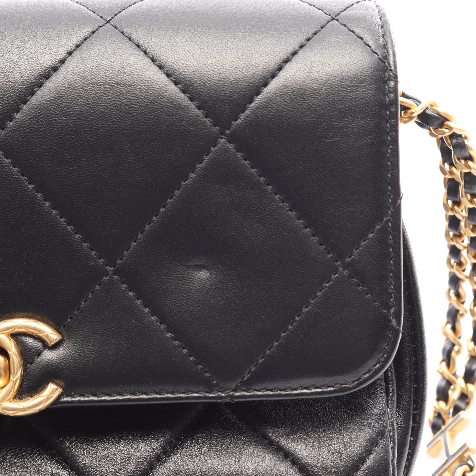 マトラッセ スモールフラップ チェーンショルダーバッグ ラムスキン ブラック ゴールド金具 シャネル バッグ CHANEL