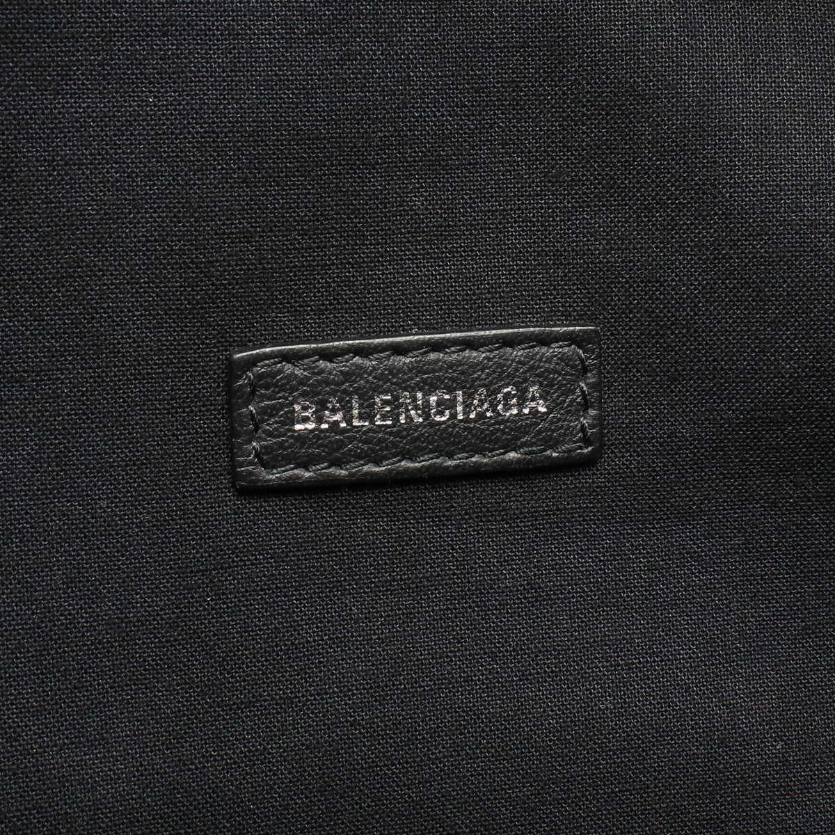 EVERYDAY BELTPACK エブリデイ ボディバッグ ウエストバッグ レザー ブラック ホワイト バレンシアガ バッグ BALENCIAGA