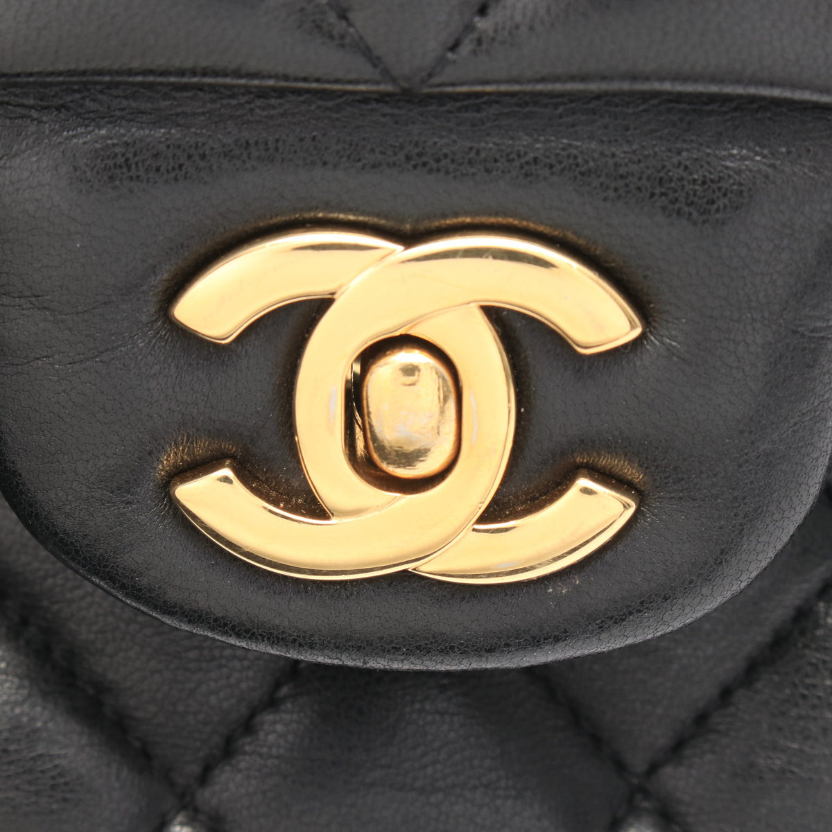 マトラッセ Wフラップ Wチェーンショルダーバッグ ラムスキン ブラック ゴールド金具 シャネル バッグ CHANEL