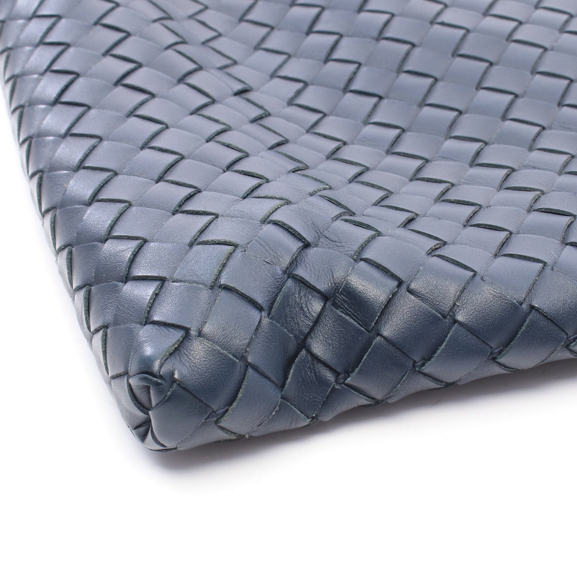 イントレチャート ショルダーバッグ レザー ネイビー ボッテガヴェネタ バッグ BOTTEGA VENETA