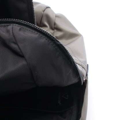 トライアングルロゴ ボディバッグ ナイロン グレーグリーン ブラック プラダ バッグ PRADA