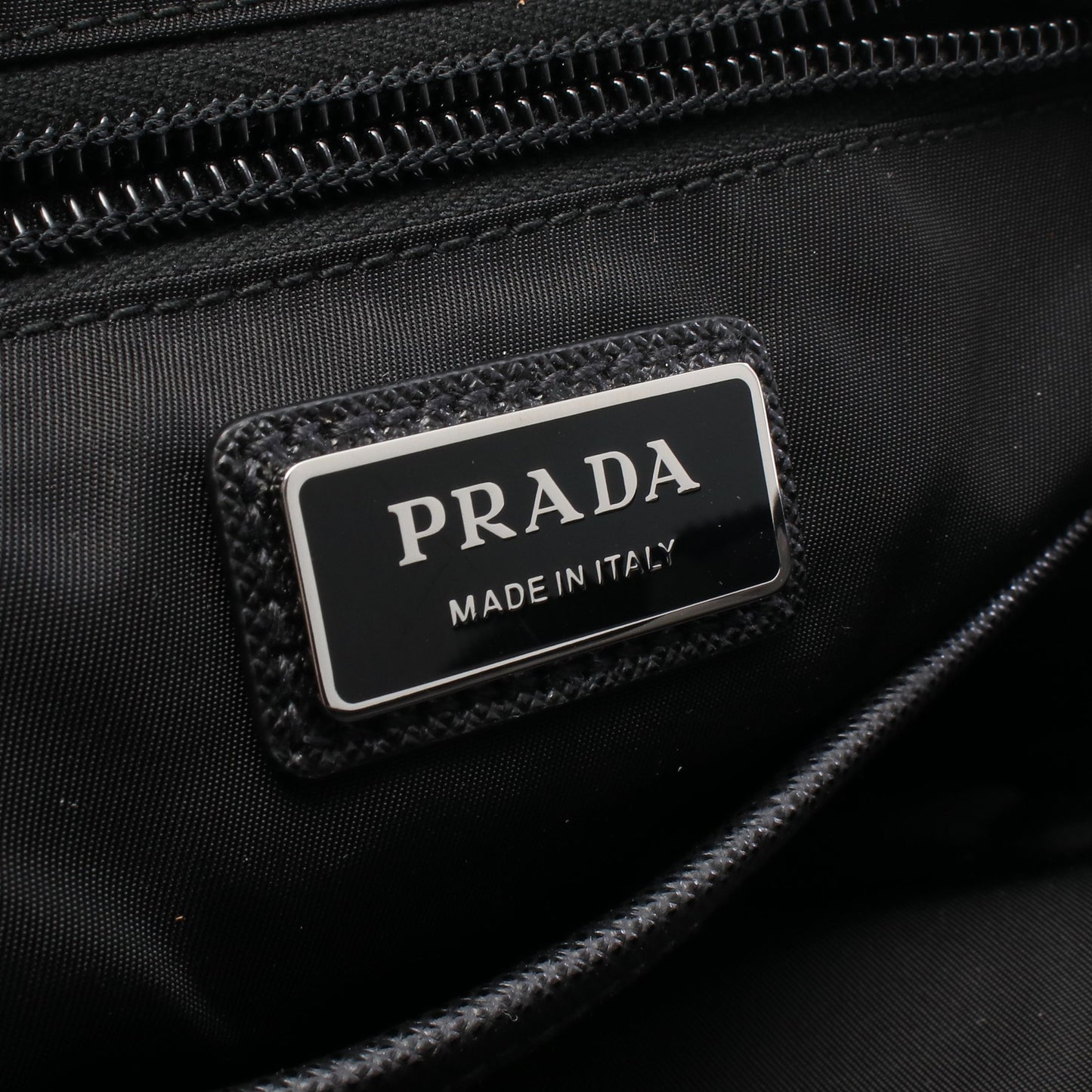 トライアングルロゴ ボディバッグ ナイロン グレーグリーン ブラック プラダ バッグ PRADA