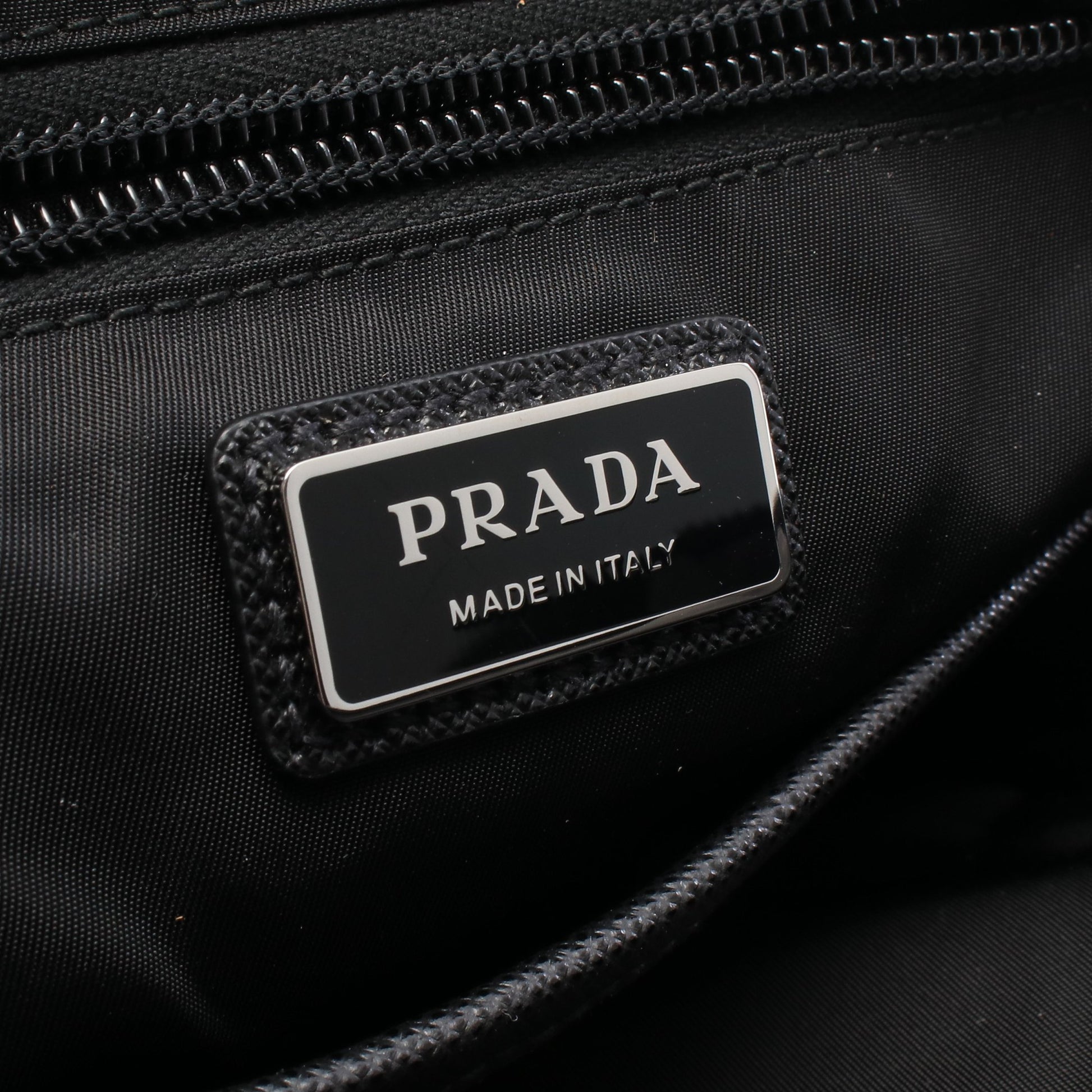 トライアングルロゴ ボディバッグ ナイロン グレーグリーン ブラック プラダ バッグ PRADA