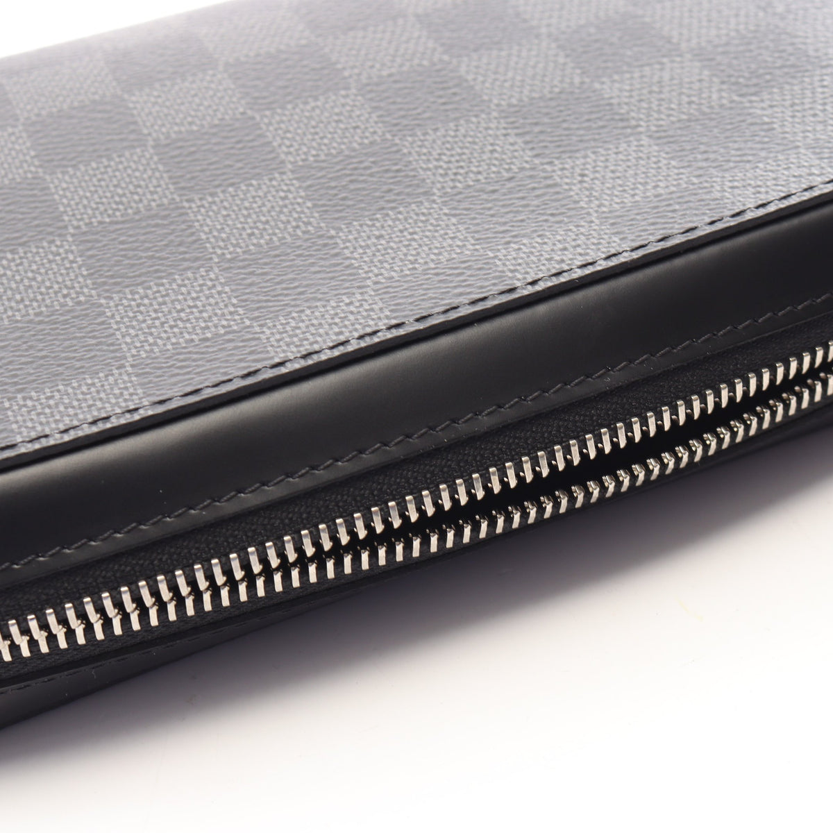 ジッピーXL ダミエグラフィット トラベルケース ラウンドファスナー長財布 PVC レザー ブラック ルイヴィトン 財布・小物 LOUIS VUITTON