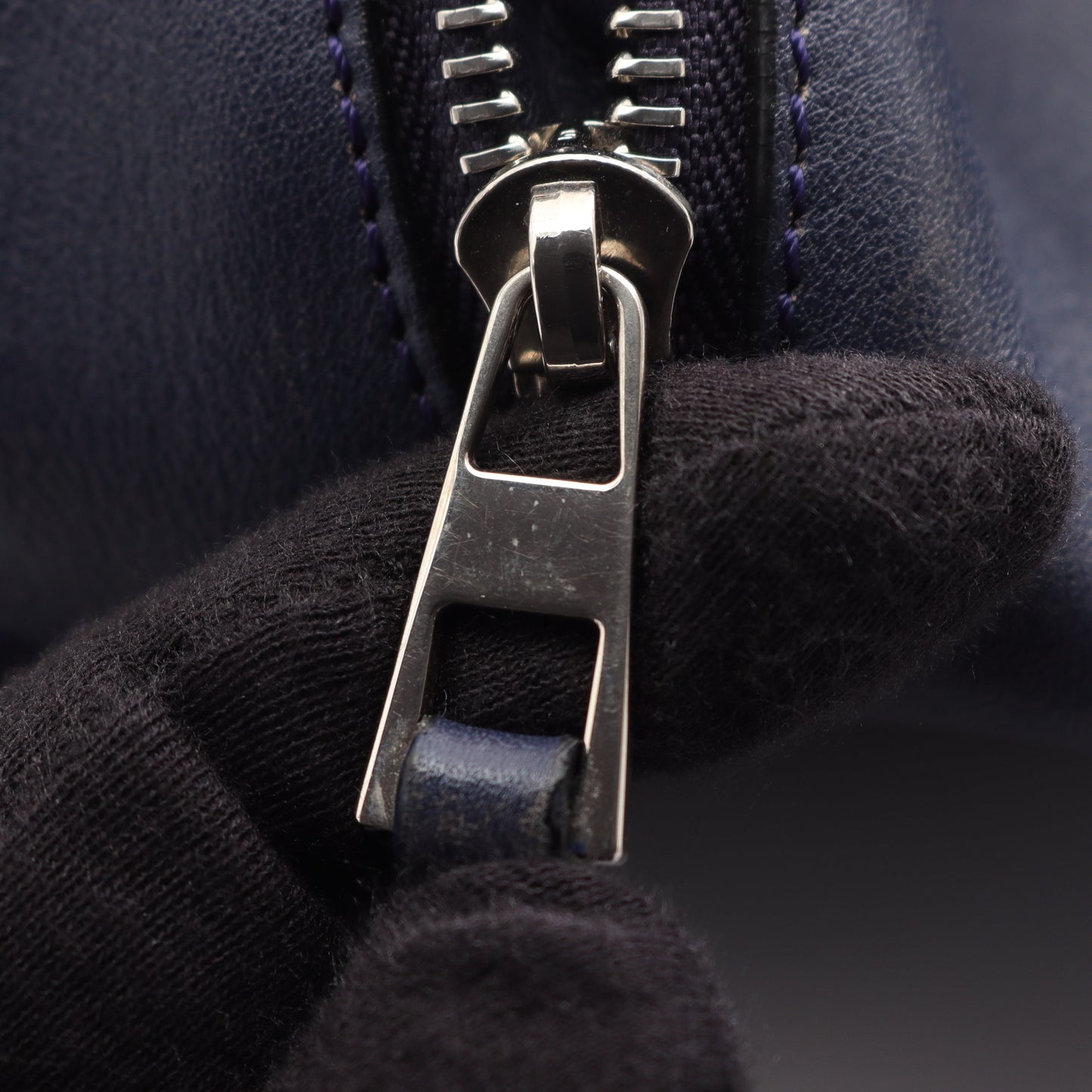 HAMMOCK SMALL ハンモック スモール 2WAY ハンドバッグ レザー ネイビー ロエベ