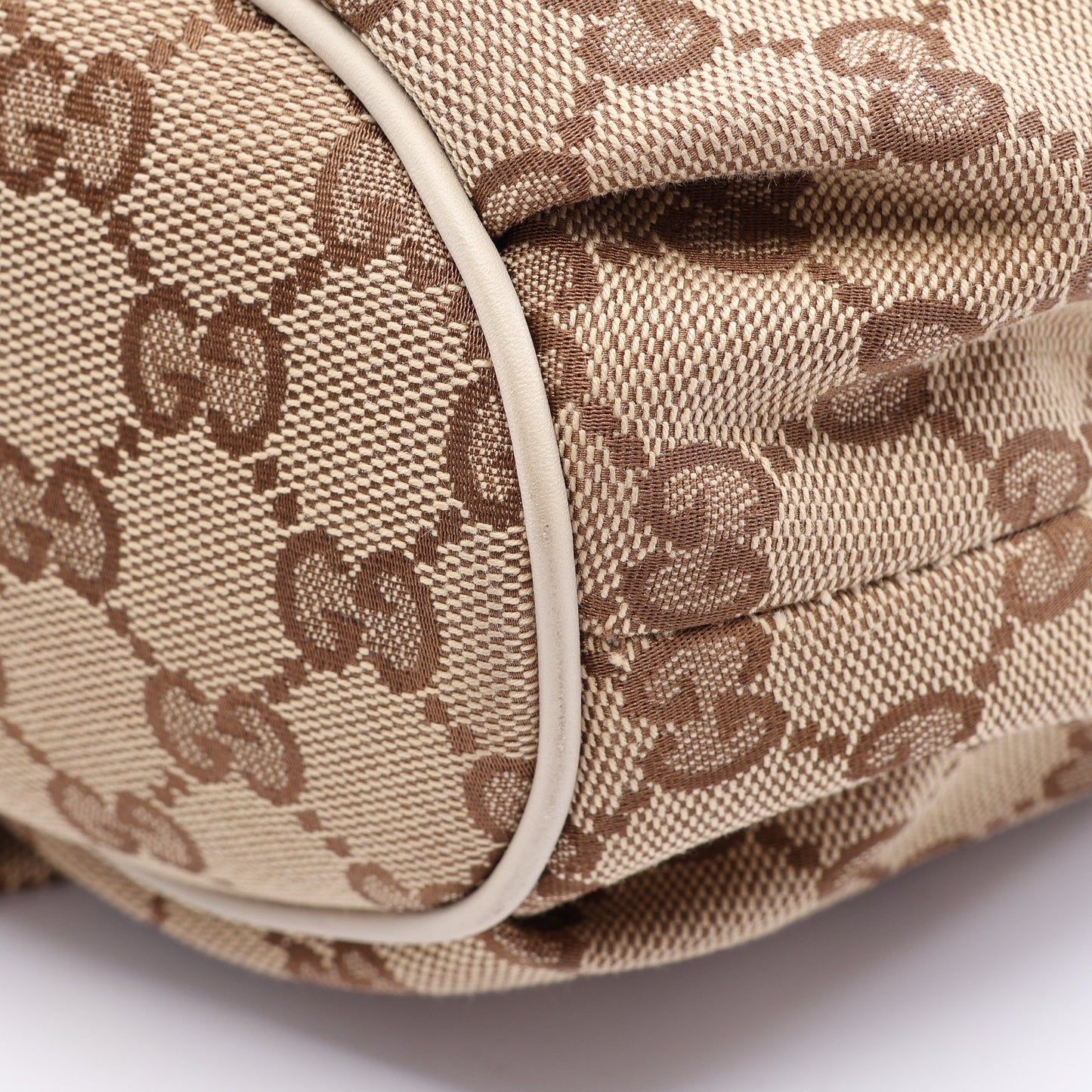 GGキャンバス ショルダーバッグ キャンバス レザー ベージュ オフホワイト グッチ バッグ GUCCI