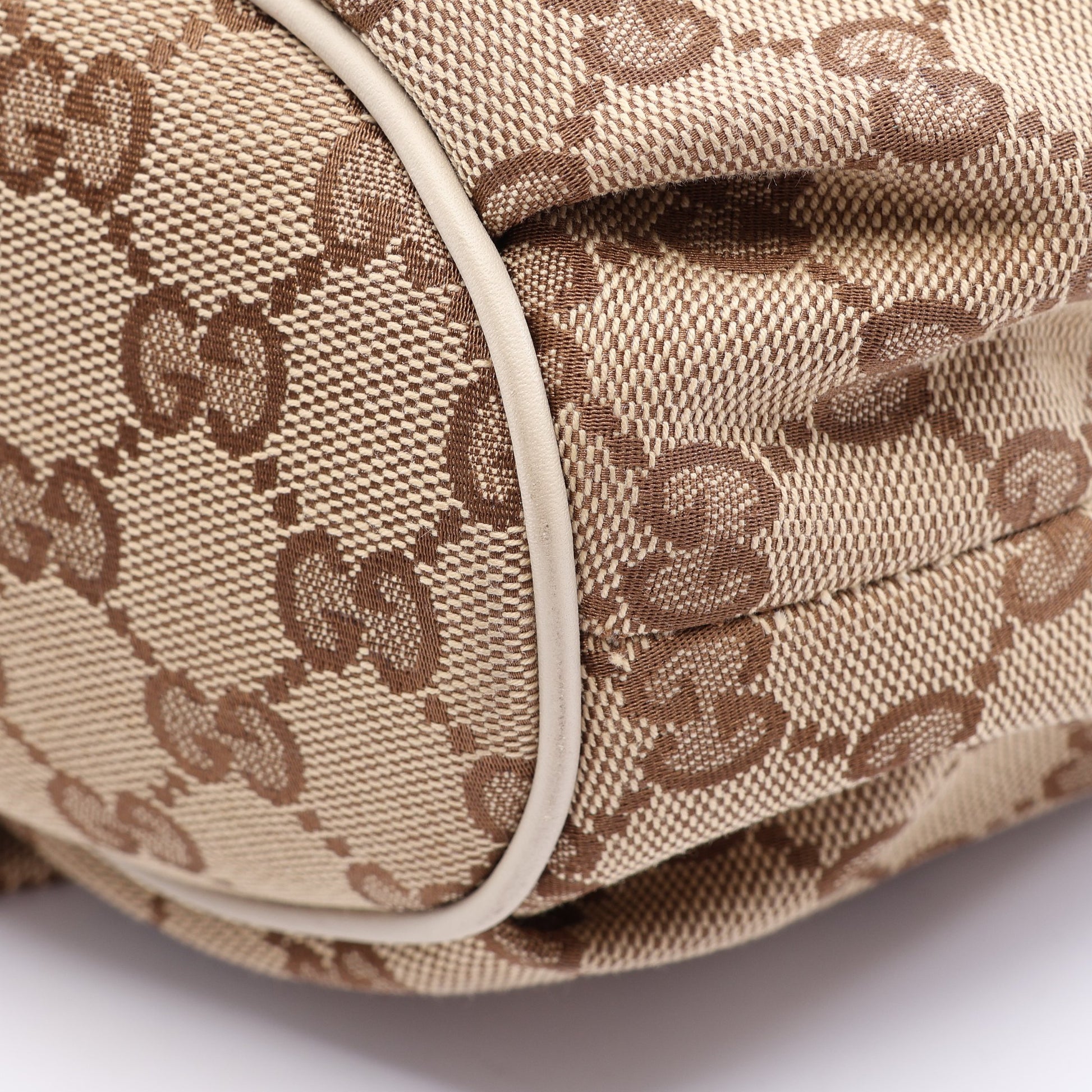 GGキャンバス ショルダーバッグ キャンバス レザー ベージュ オフホワイト グッチ バッグ GUCCI