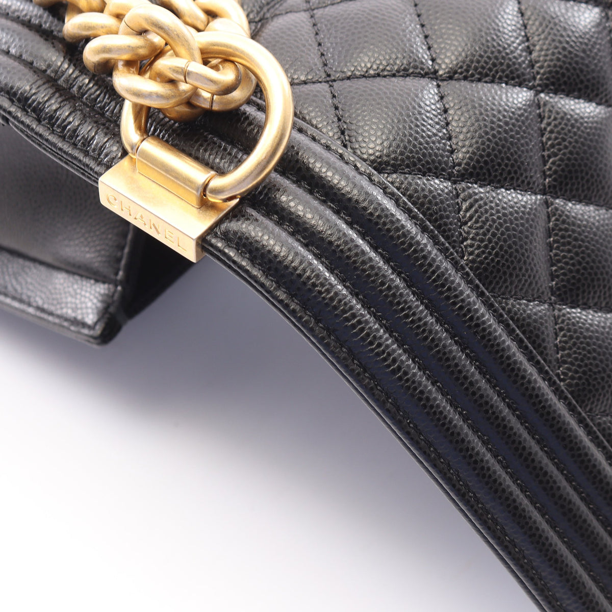 ボーイシャネル チェーンショルダーバッグ キャビアスキン ブラック ゴールド金具 シャネル バッグ CHANEL