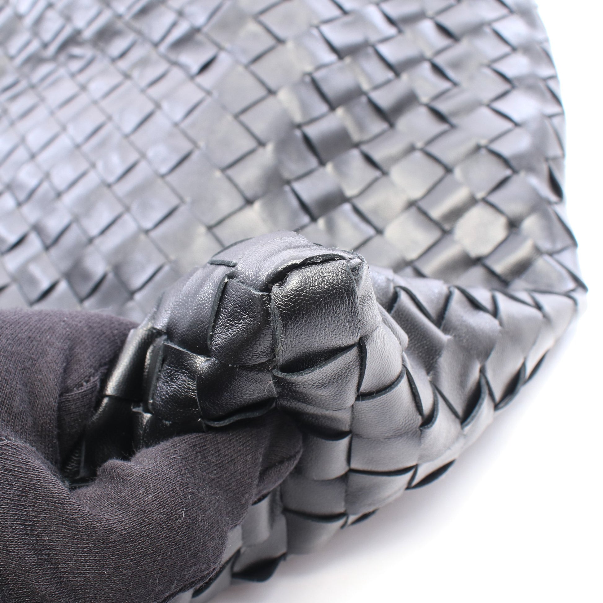 HOP ラージ イントレチャート ワンショルダーバッグ レザー ブラック ボッテガヴェネタ バッグ BOTTEGA VENETA