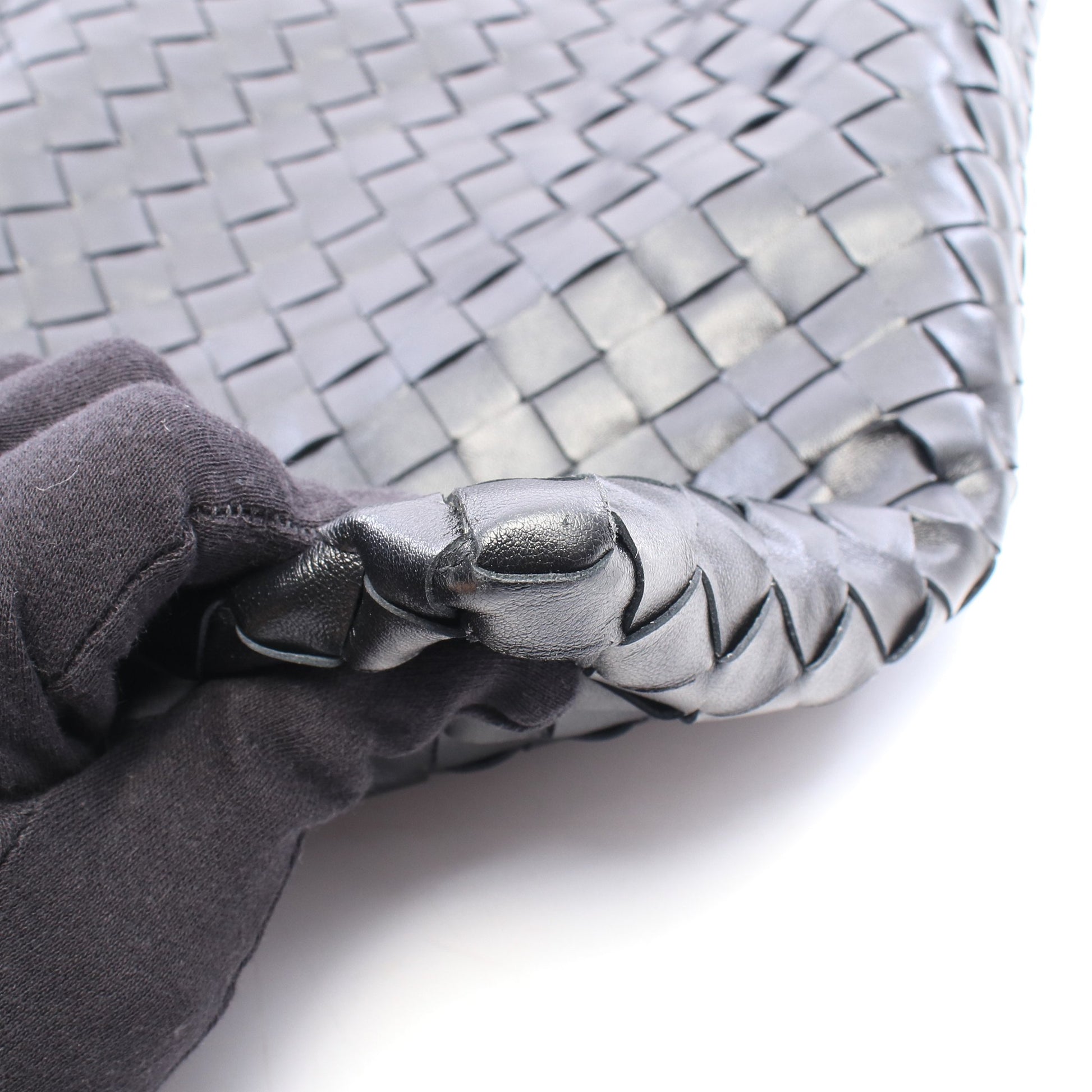 HOP ラージ イントレチャート ワンショルダーバッグ レザー ブラック ボッテガヴェネタ バッグ BOTTEGA VENETA