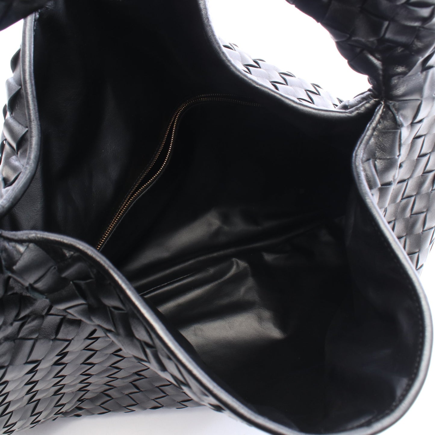 HOP ラージ イントレチャート ワンショルダーバッグ レザー ブラック ボッテガヴェネタ バッグ BOTTEGA VENETA