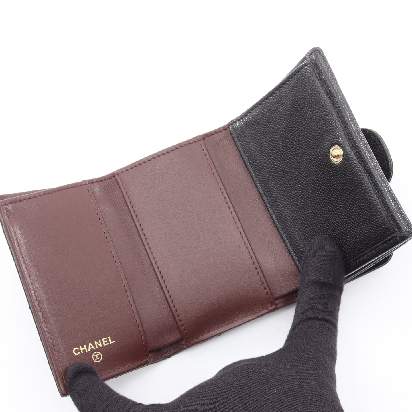 クラシック スモール フラップ ウォレット マトラッセ 三つ折り財布 キャビアスキン ブラック ゴールド金具 シャネル