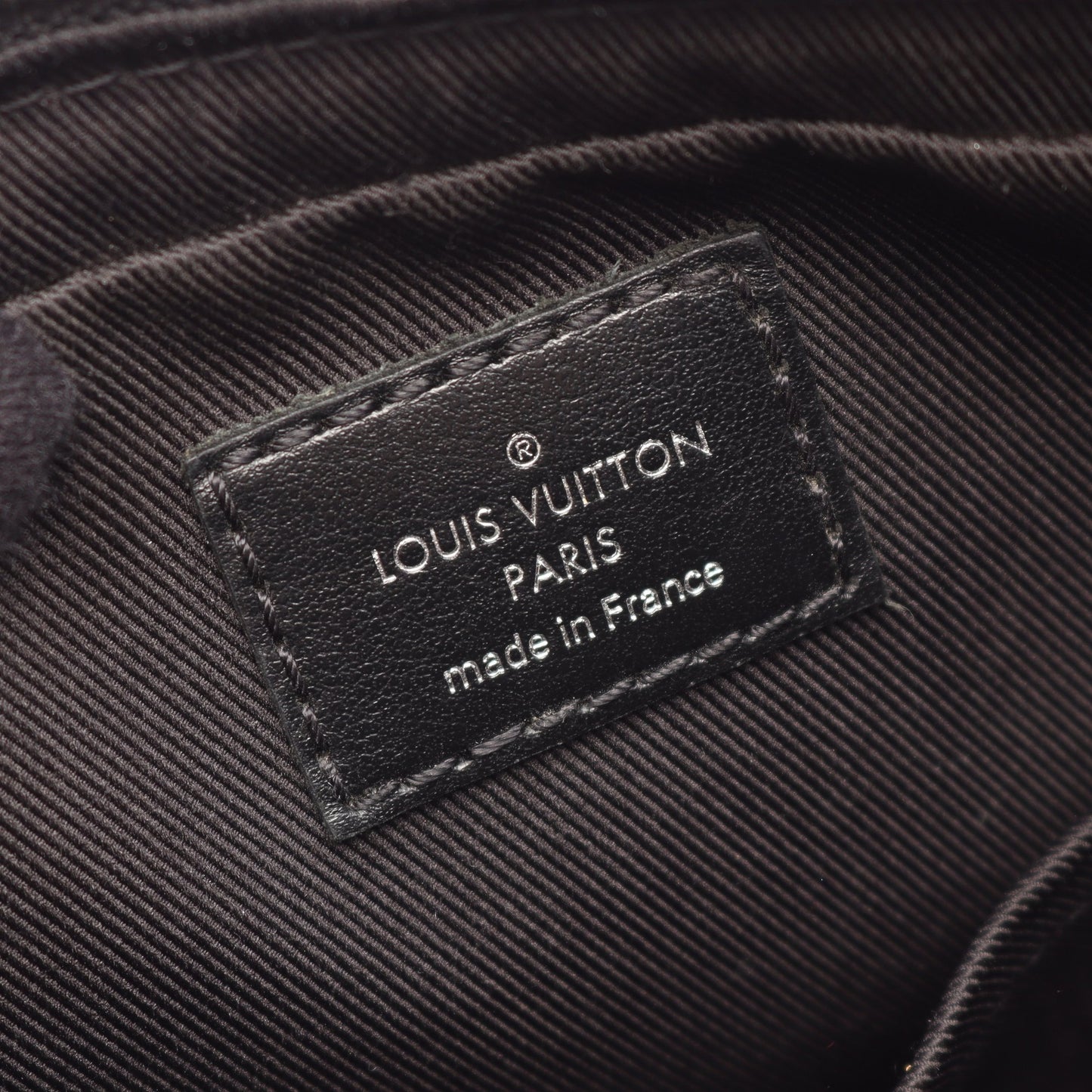 トリオ メッセンジャー モノグラム エクリプス ショルダーバッグ PVC レザー ブラック グレー ルイヴィトン