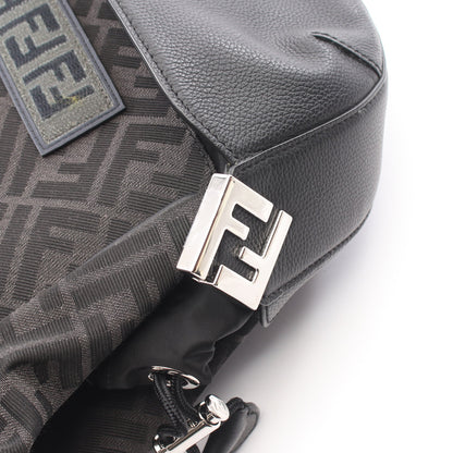 FFジャカード ドライブ ズッカ バックパック リュックサック キャンバス レザー ダークグレー ブラック フェンディ バッグ FENDI