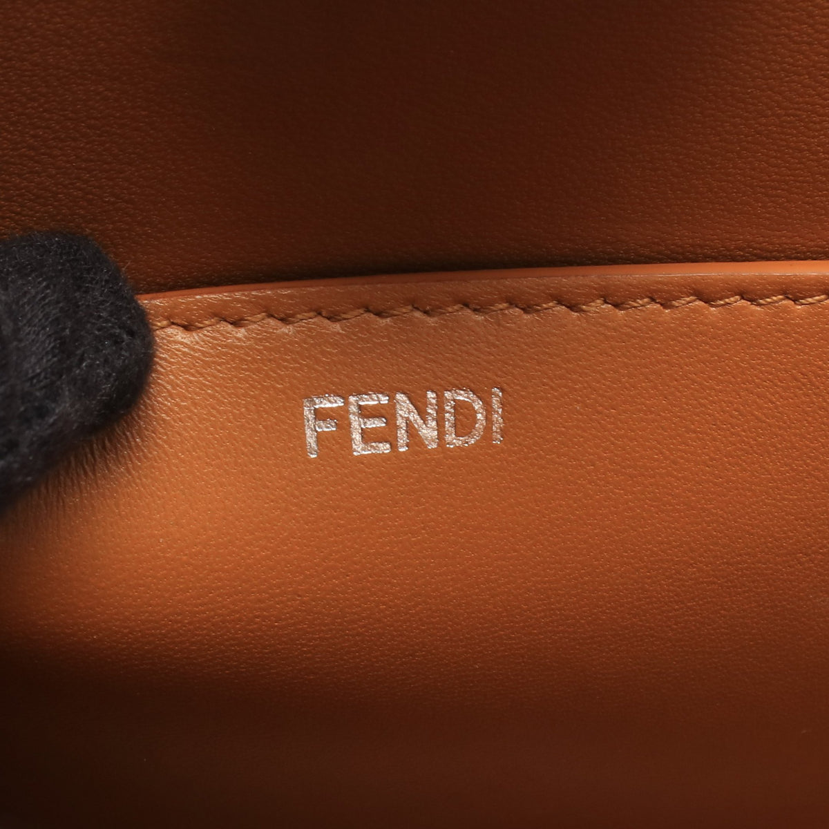 ピーカブー カット ミディアム チェーンショルダーバッグ レザー ブラウン フェンディ バッグ FENDI