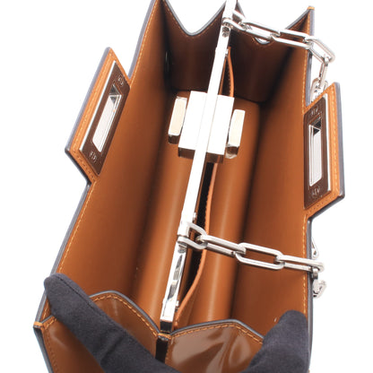 ピーカブー カット ミディアム チェーンショルダーバッグ レザー ブラウン フェンディ バッグ FENDI